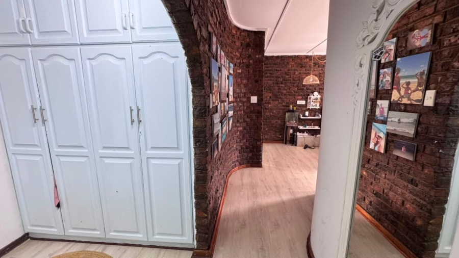 5 Bedroom Property for Sale in Royldene Northern Cape